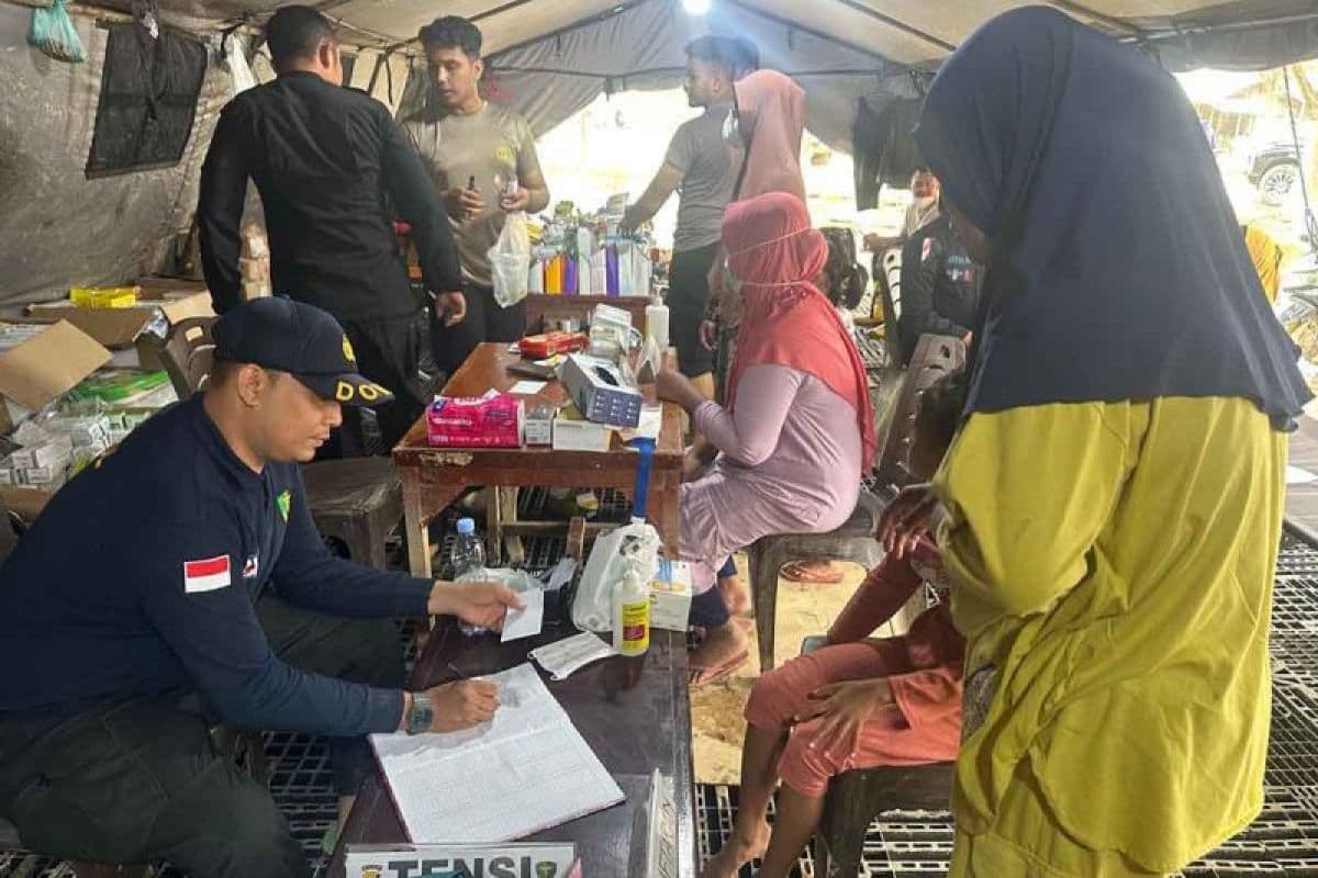 Polri layani pengobatan 101 pengungsi banjir di Bireuen, keluhan demam dan batuk dominan
