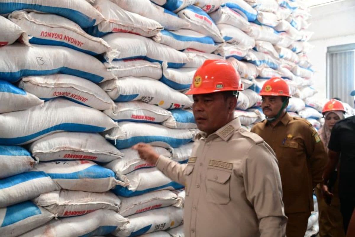Bupati Aceh Besar pastikan stok pupuk cukup untuk petani pascabencana
