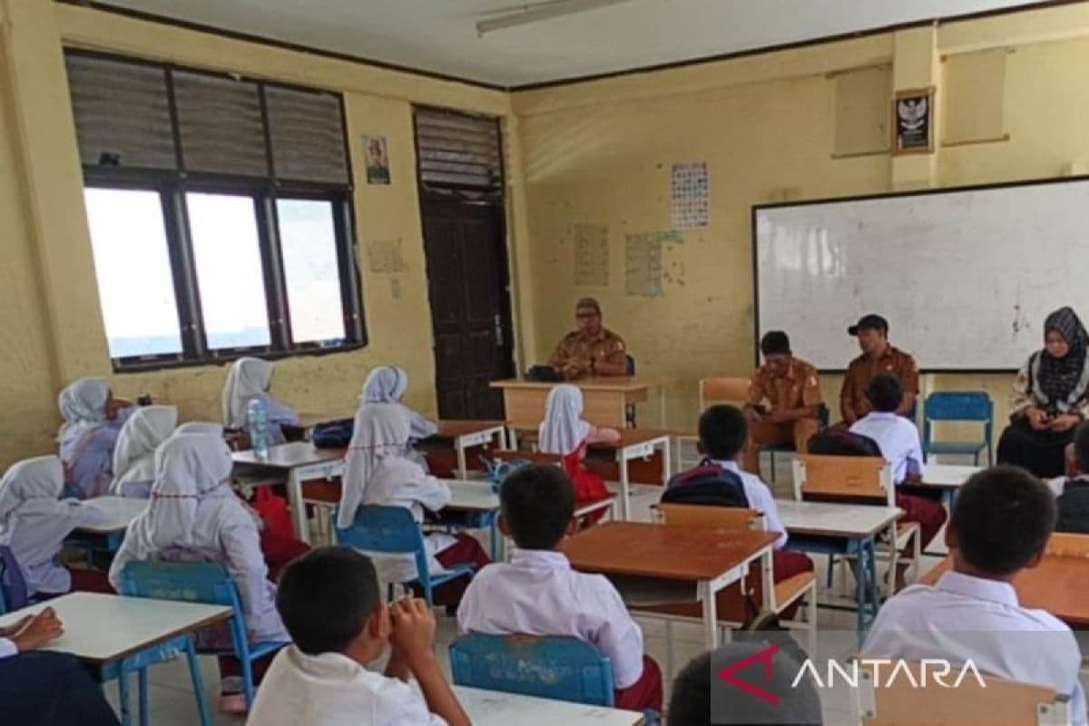 Siswa Beutong Ateuh Kembali Belajar di Tengah Puing Banjir Bandang