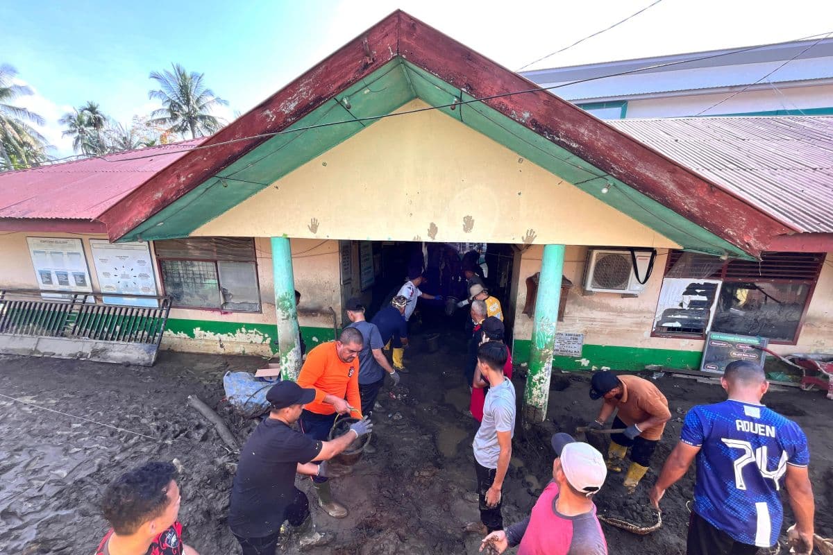 1.330 ASN Kemenag Aceh Bersihkan Madrasah Terdampak Banjir di 10 Kabupaten