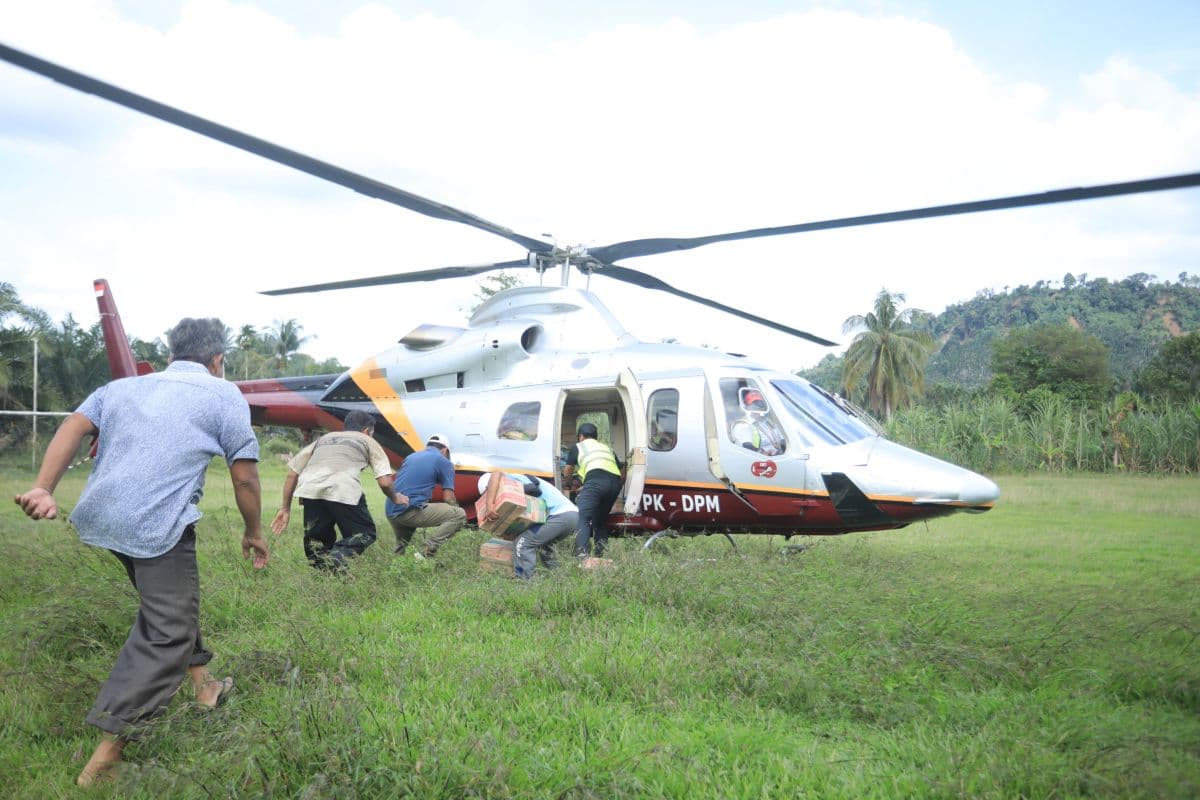 3,1 Ton Logistik untuk Aceh Tengah Diterbangkan via Helikopter