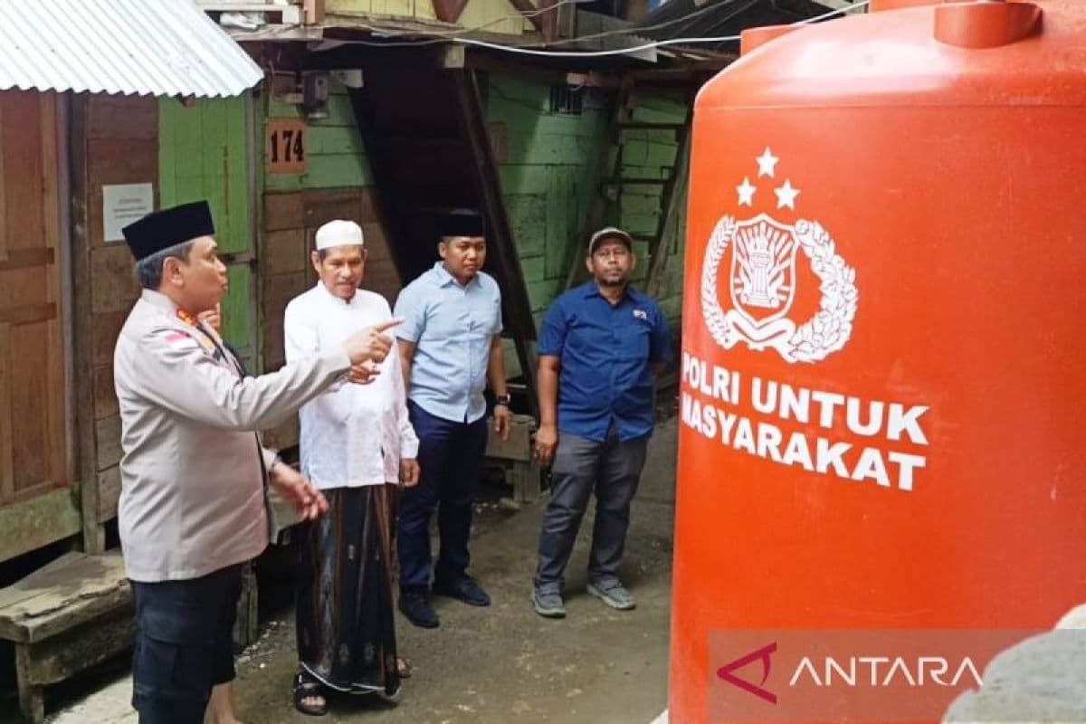 Polres Aceh Barat Pasang Air Bersih untuk Dayah Istiqamatuddin