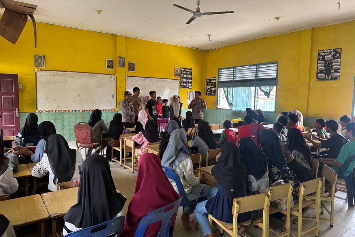 Polri Latih Anak Korban Banjir Aceh Tamiang Komunikasi Publik untuk Pemulihan Trauma