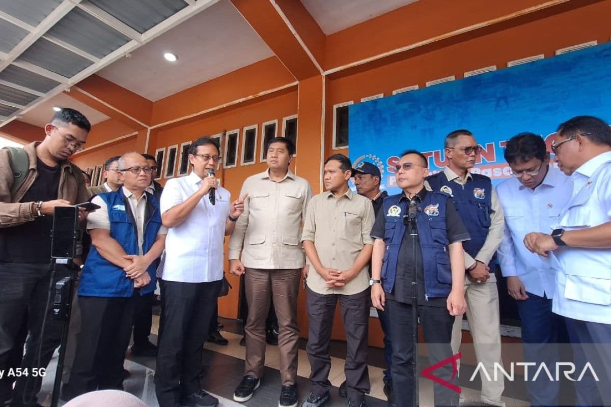Menkes Minta Harga Tiket Murah untuk Relawan Kesehatan ke Aceh