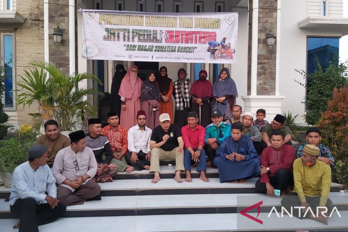 UBN Salurkan Bantuan untuk Alumni Timur Tengah Terdampak Banjir di Aceh Tamiang