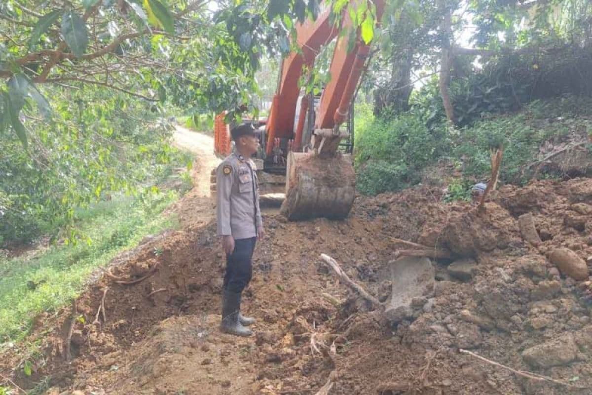 Polda Aceh kerahkan alat berat percepat pemulihan wilayah bencana di Aceh Utara