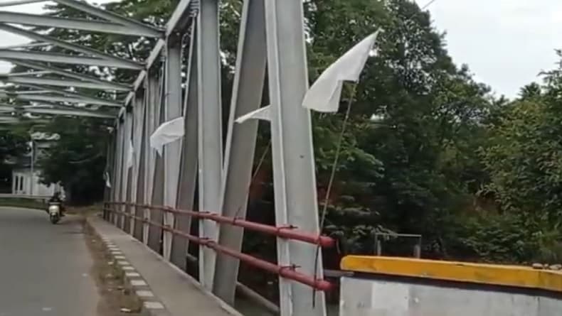 Terungkap! Ini Makna Bendera Putih Marak Berkibar usai Bencana di Aceh