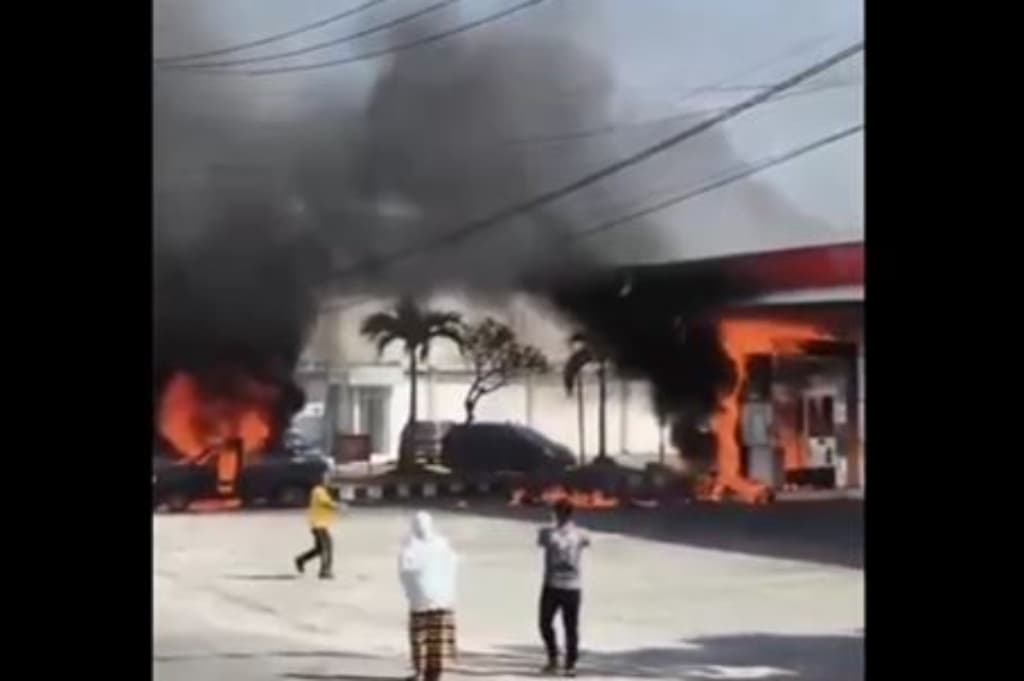 Kebakaran SPBU di Sigli, Dispenser BBM dan Mobil Pikap Hangus