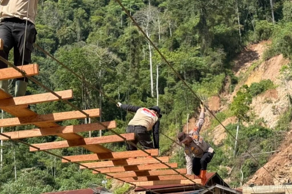 Jembatan Gantung di Gayo Lues Rampung, Warga dan Polri Kerja Sama