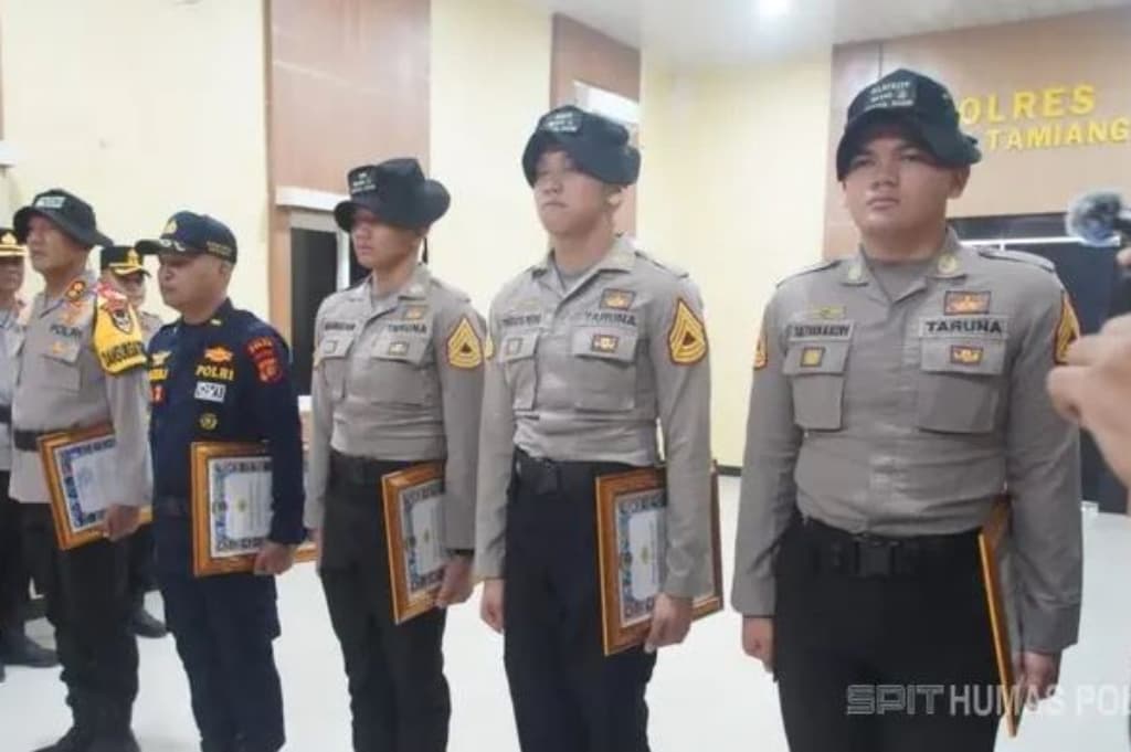 Taruna Akpol Aceh Tamiang Diberi Penghargaan Atas Aksi Selamatkan Remaja Hanyut
