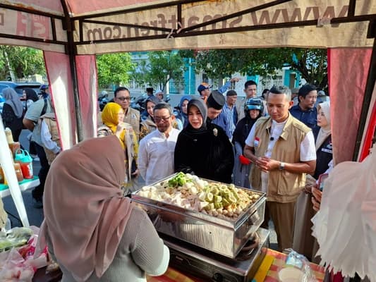 BBPOM dan Wali Kota Banda Aceh Uji 60 Sampel Takjil di Jalan Garuda, Hasilnya Aman