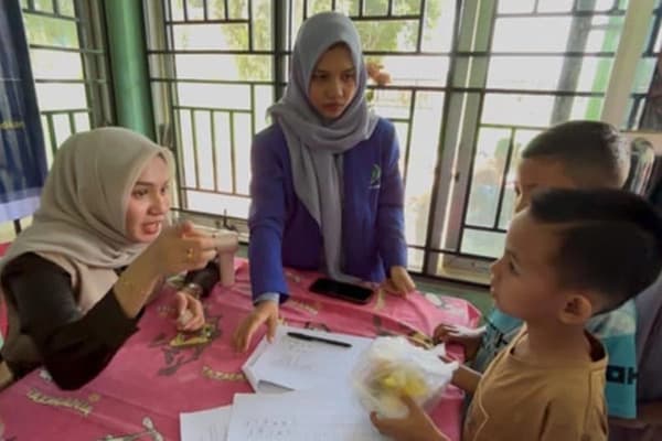 Dosen Unsam Salurkan Bubur Bergizi untuk Warga Terdampak Banjir di Aceh Tamiang