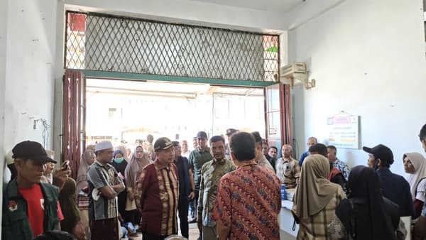 Bansos Rp8 Juta Cair untuk Penyintas Pidie Jaya, Pemkab Salurkan Stimulan Ekonomi Tahap I
