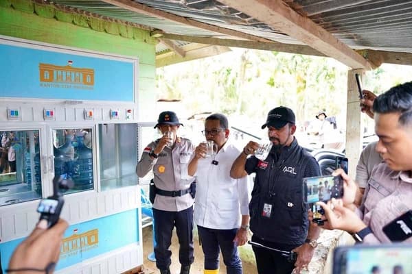 Alat Penjernih Air dari Kastaf Kepresidenan Bantu Warga Aceh Timur Pasca Banjir