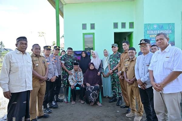 Pasutri Lansia Pidie Terima Rumah Layak Huni dari TNI di Bulan Ramadhan