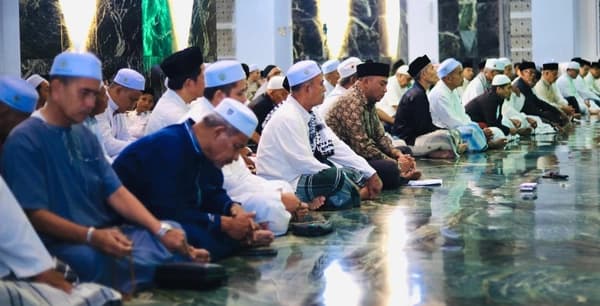 Wabup Nagan Raya Ajak Perkuat Iman dan Kepedulian Pasca Banjir