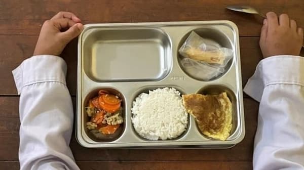 Program Makan Gratis di Sekolah Aceh Menantang Tradisi Puasa Ramadan