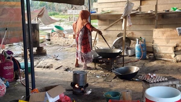 Warga Aceh Tamiang Masih Bergantung pada Dapur Umum Pasca Banjir