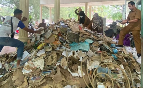 Banjir Langsa Hancurkan 90% Koleksi Perpustakaan Kota, Layanan Terbatas