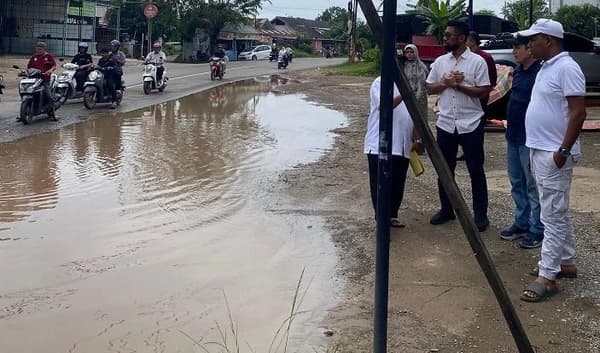 Ruas Jalan Banda Aceh-Blang Bintang Tergenang, DPRA Tinjau dan Koordinasi Perbaikan