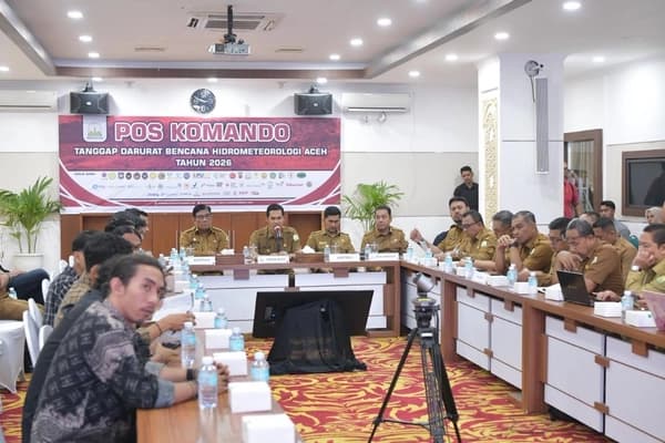 
						 Sekda Aceh Terima Aliansi Mahasiswa, Paparkan Progres Penanganan Bencana 
					