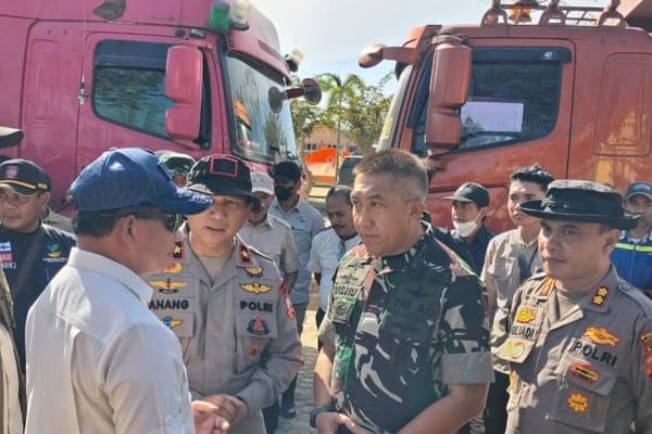 Mendagri Minta 7.000 Personel TNI-Polri Bersihkan Lumpur di Aceh Tamiang