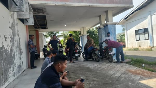 Bantuan Bencana Gandapura Tertahan, Warga Kecewa Menunggu di Gudang BPBD