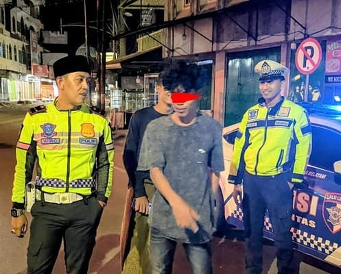 Polisi Hentikan Lari Liar di Simpang Ceurana Blangpidie, Ancam Keselamatan