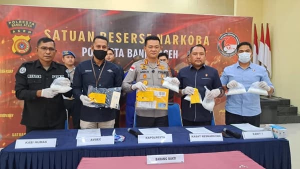 Buruh Harian Pidie Tangkap Sabu 2 Kg di Bandara SIM Aceh Besar