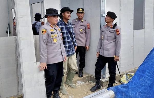 Kapolda Aceh Tinjau Banjir: Iman Warga Kuat di Tengah Musibah