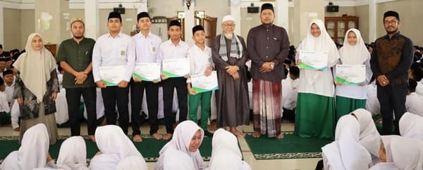 Enam Santri Jeumala Amal Raih Beasiswa Prestasi 50-100 Persen