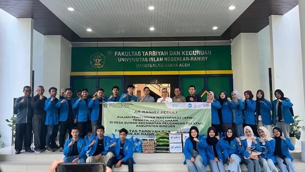 Relawan UIN Ar-Raniry Bantu Warga Bireuen Pasca Banjir dengan Aksi Kemanusiaan