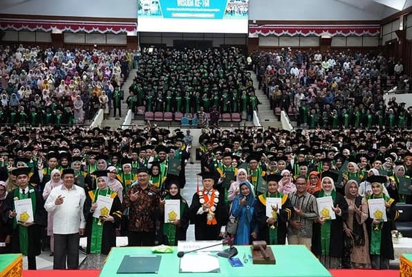 Rektor USK Ajak Lulusan Tingkatkan Kepedulian Sosial di Aceh