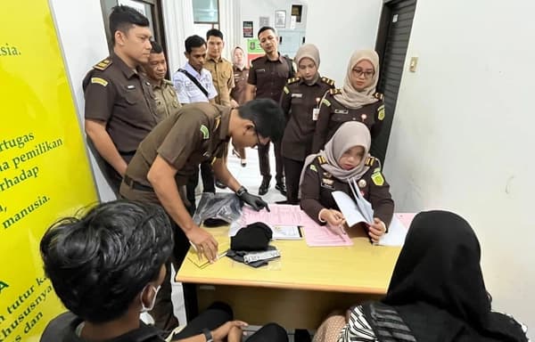 Dua Warga Aceh Diancam 30 Cambuk atas Kasus Khalwat di Banda Aceh