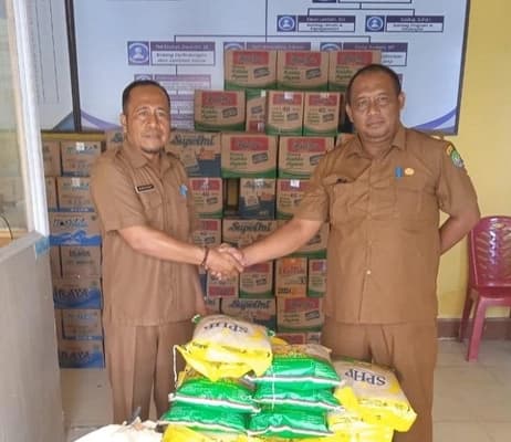 Bappeda Abdya Salurkan Bantuan untuk Korban Banjir Bener Meriah