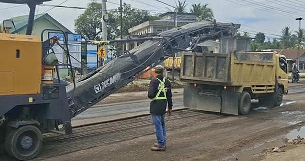 Jalan Nasional Gandapura Bireuen Diperbaiki dan Diperlebar untuk Keamanan Pengendara