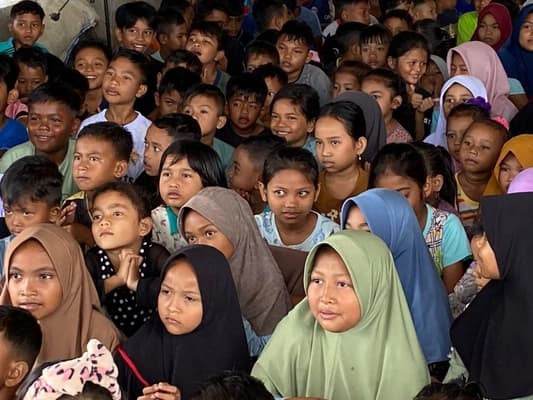 Medco E&P Malaka Bantu Pemulihan Psikologis Anak Korban Banjir di Aceh Timur