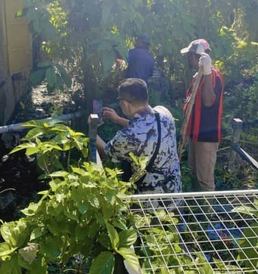 Pedagang Keude Aceh Gotong Royong Bersihkan Saluran Pasca Banjir