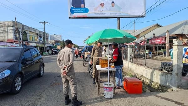 Pedagang Takjil Aceh Besar Diminta Patuhi Garis Batas Jualan