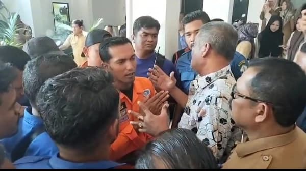 Petugas BPBD Bireuen Demo DPRK Soal Sidak Gudang Bantuan Bencana