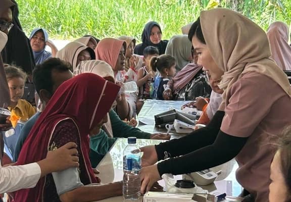 Relawan Medis Internasional Bantu Korban Banjir di Bireuen dan Pidie Jaya