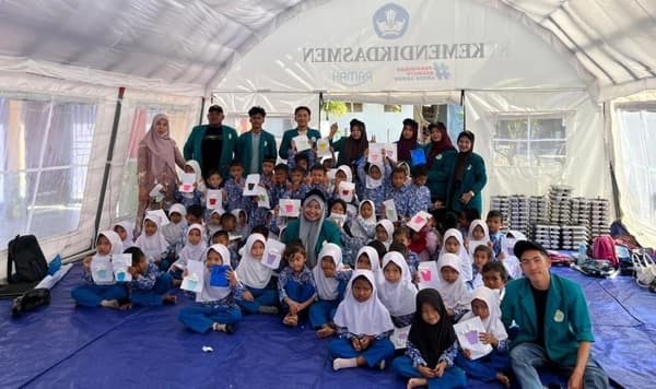 Mahasiswa UIN SUNA Lhokseumawe Ajarkan Kolase Kreatif untuk Anak TK Seulanga Pidie Jaya