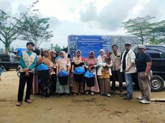 Dignity Kit untuk Penyintas Bencana di Aceh: Menjaga Martabat dan Kesehatan Mental