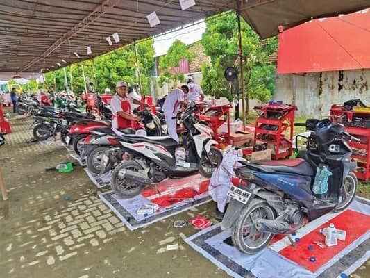 AHM Berikan Service Motor Gratis untuk 3.000 Korban Bencana di Aceh