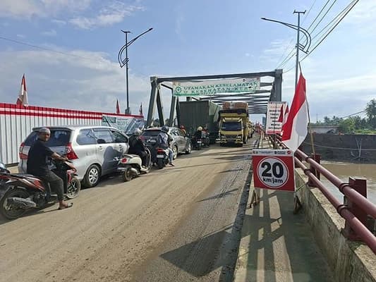 Pemerintah Aceh Pasang Timbangan Truk Cegah Overload di Jembatan Bailey Bireuen