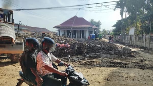 Lumpur dan Debu Masih Menyelimuti Aceh Tamiang Dua Bulan Pascabanjir