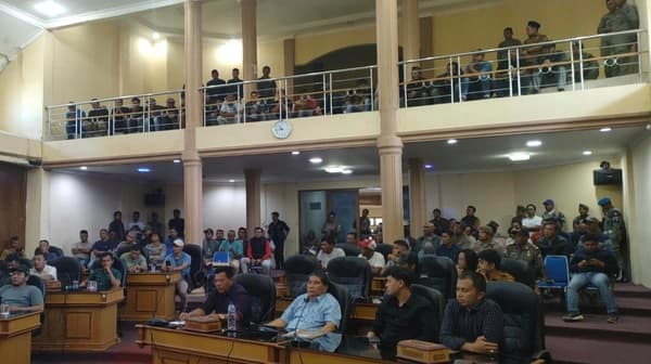 Ratusan Sopir Dump Truk Bener Meriah Tolak Kenaikan Harga Galian C Pascabencana