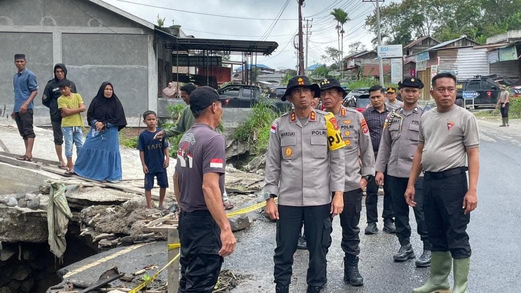 Kapolda Aceh Tinjau Pembersihan Gorong-Gorong Tersumbat di Bener Meriah