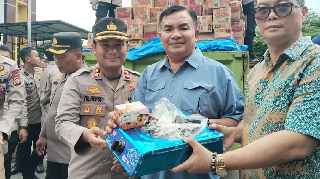 Bupati dan Kapolres Salurkan Bantuan Banjir hingga Larut Malam di Aceh Tenggara