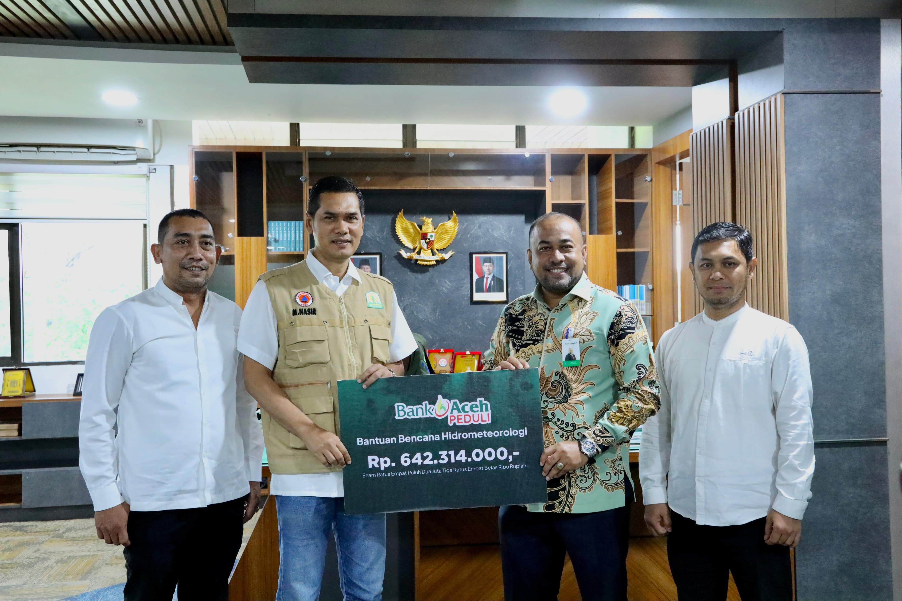 Bank Aceh Salurkan Rp 642 Juta untuk Penanganan Bencana Hidrometeorologi di Aceh